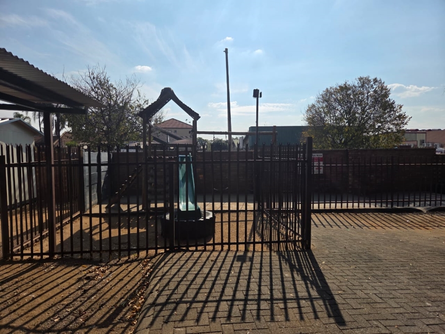 1 Bedroom Property for Sale in Rustenburg Central North West